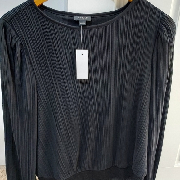 BRAND NEW Ann Taylor Factory Black Size M Ribbed Blouse - Picture 1 of 3